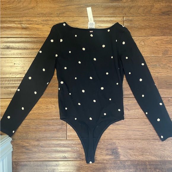 NWT Victoria’s Secret PINK Long Sleeve Bodysuit - Picture 4 of 5